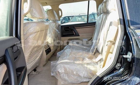 Buy Import Toyota Land Cruiser Black Car in Import - Dubai in Iles Buy Import Toyota Land Cruiser Black Car in Import - Dubai in Iles