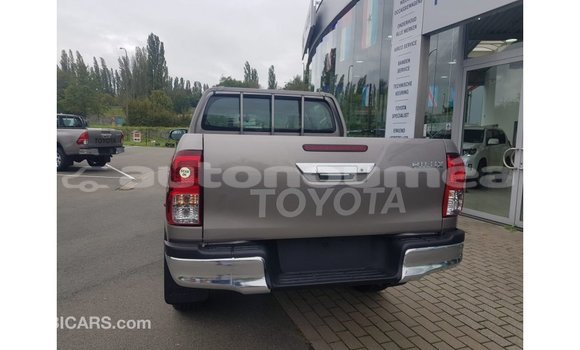 Buy Import Toyota Hilux Other Car in Import - Dubai in Iles Buy Import Toyota Hilux Other Car in Import - Dubai in Iles