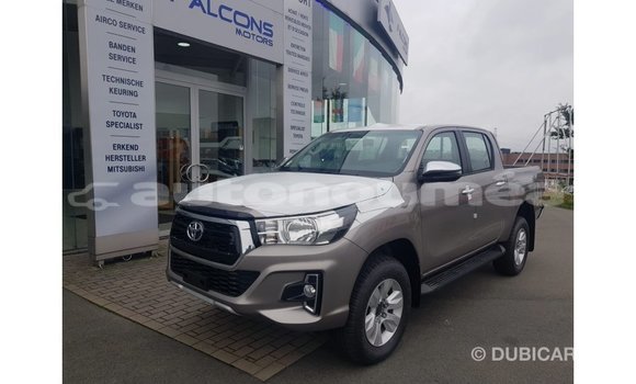 Buy Import Toyota Hilux Other Car in Import - Dubai in Iles Buy Import Toyota Hilux Other Car in Import - Dubai in Iles