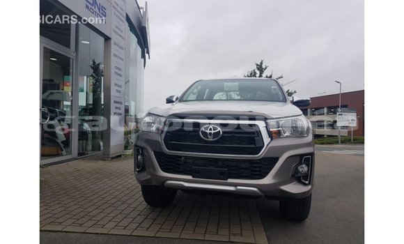 Buy Import Toyota Hilux Other Car in Import - Dubai in Iles Buy Import Toyota Hilux Other Car in Import - Dubai in Iles