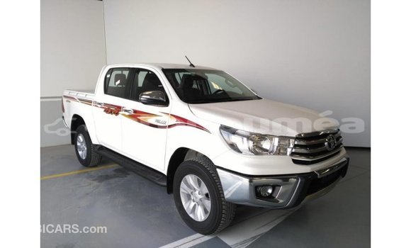 Acheter Import Voiture Toyota Hilux Blanc à Import - Dubai, Iles Acheter Import Voiture Toyota Hilux Blanc à Import - Dubai, Iles