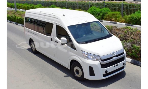 Buy Import Toyota Hiace White Car in Import - Dubai in Iles Buy Import Toyota Hiace White Car in Import - Dubai in Iles