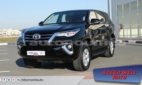 Acheter Import Voiture Toyota Fortuner Noir à Import - Dubai, Iles Acheter Import Voiture Toyota Fortuner Noir à Import - Dubai, Iles