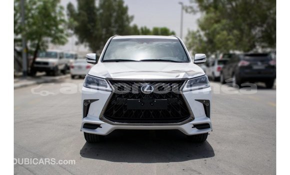 Acheter Import Voiture Lexus LX Blanc à Import - Dubai, Iles Acheter Import Voiture Lexus LX Blanc à Import - Dubai, Iles