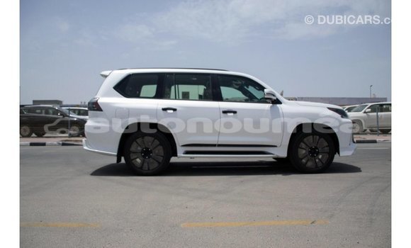 Acheter Import Voiture Lexus LX Blanc à Import - Dubai, Iles Acheter Import Voiture Lexus LX Blanc à Import - Dubai, Iles