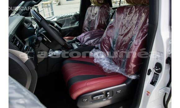 Acheter Import Voiture Lexus LX Blanc à Import - Dubai, Iles Acheter Import Voiture Lexus LX Blanc à Import - Dubai, Iles