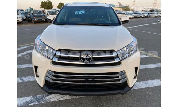 Acheter Import Voiture Toyota Highlander Blanc à Import - Dubai, Iles Acheter Import Voiture Toyota Highlander Blanc à Import - Dubai, Iles