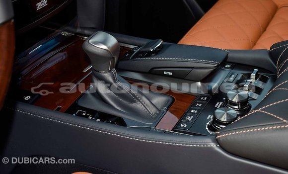 Acheter Import Voiture Lexus LX Noir à Import - Dubai, Iles Acheter Import Voiture Lexus LX Noir à Import - Dubai, Iles