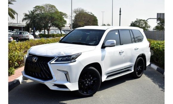 Acheter Import Voiture Lexus LX Blanc à Import - Dubai, Iles Acheter Import Voiture Lexus LX Blanc à Import - Dubai, Iles