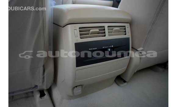 Acheter Import Voiture Toyota Land Cruiser Blanc à Import - Dubai, Iles Acheter Import Voiture Toyota Land Cruiser Blanc à Import - Dubai, Iles
