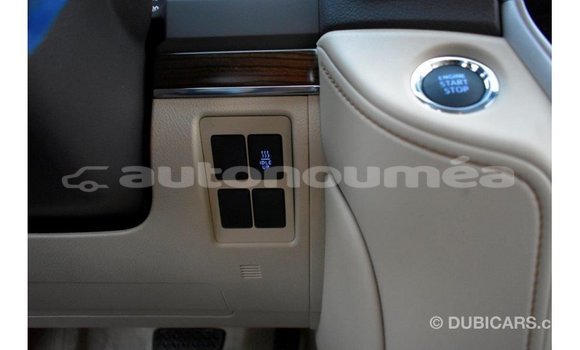 Acheter Import Voiture Toyota Land Cruiser Blanc à Import - Dubai, Iles Acheter Import Voiture Toyota Land Cruiser Blanc à Import - Dubai, Iles
