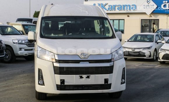 Buy Import Toyota Hiace White Car in Import - Dubai in Iles Buy Import Toyota Hiace White Car in Import - Dubai in Iles