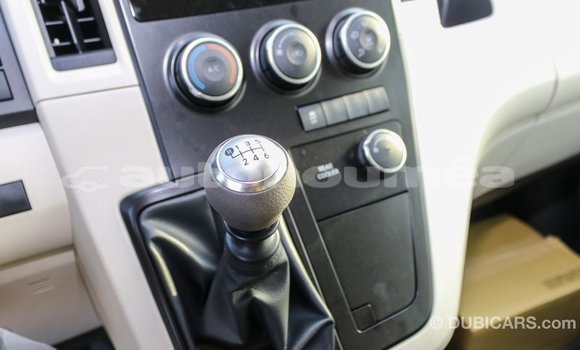 Buy Import Toyota Hiace White Car in Import - Dubai in Iles Buy Import Toyota Hiace White Car in Import - Dubai in Iles