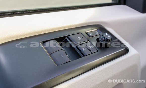Buy Import Toyota Hiace White Car in Import - Dubai in Iles Buy Import Toyota Hiace White Car in Import - Dubai in Iles