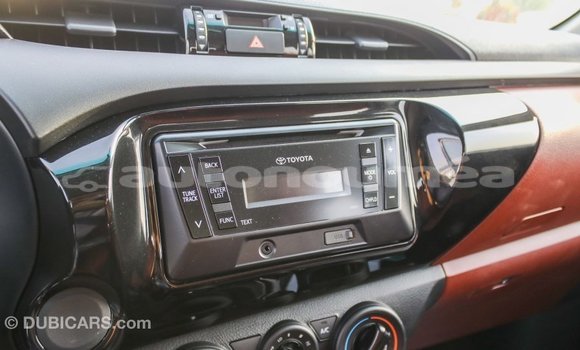 Buy Import Toyota Hilux White Car in Import - Dubai in Iles Buy Import Toyota Hilux White Car in Import - Dubai in Iles