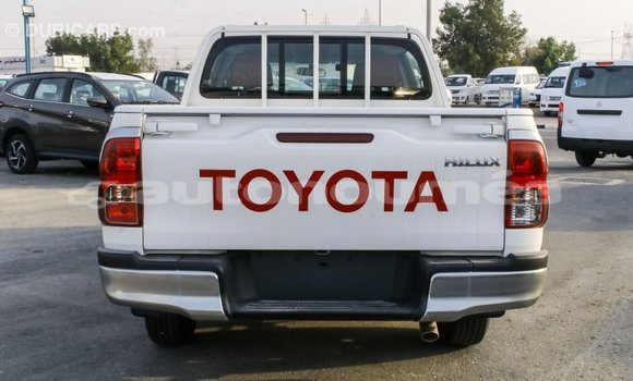 Buy Import Toyota Hilux White Car in Import - Dubai in Iles Buy Import Toyota Hilux White Car in Import - Dubai in Iles