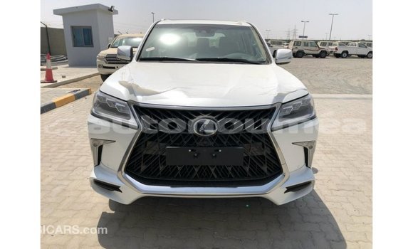 Acheter Import Voiture Lexus LX Blanc à Import - Dubai, Iles Acheter Import Voiture Lexus LX Blanc à Import - Dubai, Iles
