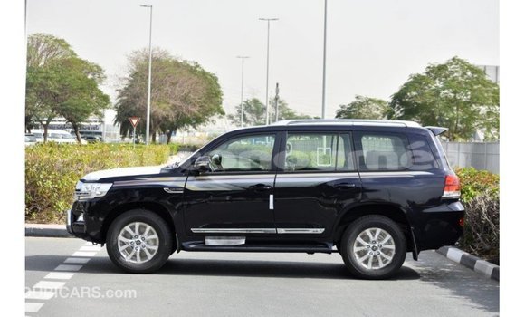 Buy Import Toyota Land Cruiser Black Car in Import - Dubai in Iles Buy Import Toyota Land Cruiser Black Car in Import - Dubai in Iles