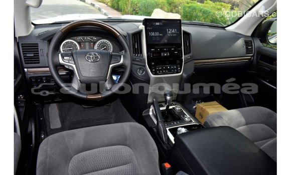 Buy Import Toyota Land Cruiser Black Car in Import - Dubai in Iles Buy Import Toyota Land Cruiser Black Car in Import - Dubai in Iles