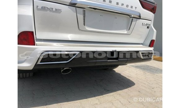 Acheter Import Voiture Lexus LX Blanc à Import - Dubai, Iles Acheter Import Voiture Lexus LX Blanc à Import - Dubai, Iles