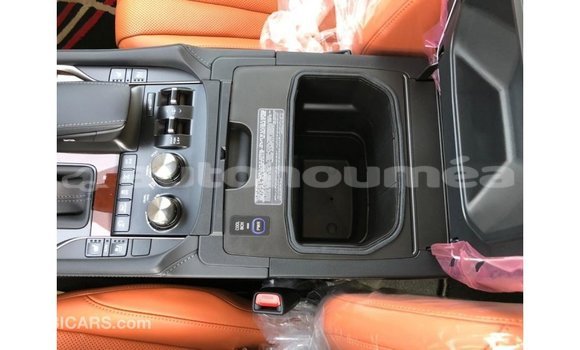 Acheter Import Voiture Lexus LX Blanc à Import - Dubai, Iles Acheter Import Voiture Lexus LX Blanc à Import - Dubai, Iles