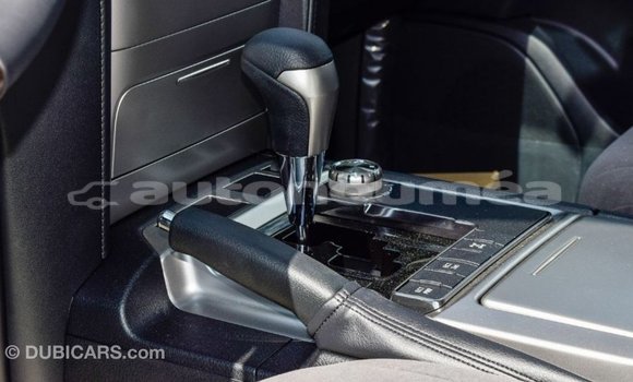 Acheter Import Voiture Toyota Land Cruiser Noir à Import - Dubai, Iles Acheter Import Voiture Toyota Land Cruiser Noir à Import - Dubai, Iles