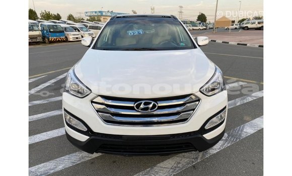 Acheter Import Voiture Hyundai Santa Fe Blanc à Import - Dubai, Iles Acheter Import Voiture Hyundai Santa Fe Blanc à Import - Dubai, Iles
