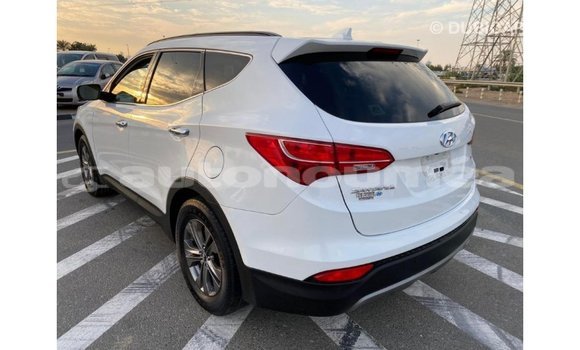 Acheter Import Voiture Hyundai Santa Fe Blanc à Import - Dubai, Iles Acheter Import Voiture Hyundai Santa Fe Blanc à Import - Dubai, Iles