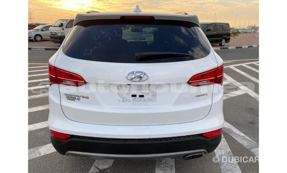 Acheter Import Voiture Hyundai Santa Fe Blanc à Import - Dubai, Iles Acheter Import Voiture Hyundai Santa Fe Blanc à Import - Dubai, Iles