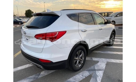 Acheter Import Voiture Hyundai Santa Fe Blanc à Import - Dubai, Iles Acheter Import Voiture Hyundai Santa Fe Blanc à Import - Dubai, Iles