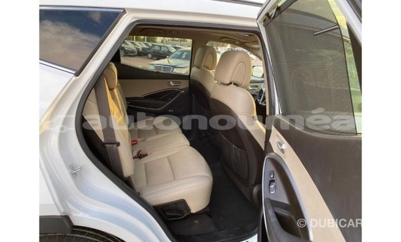 Acheter Import Voiture Hyundai Santa Fe Blanc à Import - Dubai, Iles Acheter Import Voiture Hyundai Santa Fe Blanc à Import - Dubai, Iles