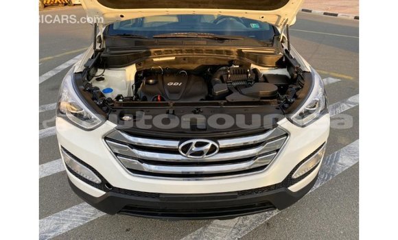 Acheter Import Voiture Hyundai Santa Fe Blanc à Import - Dubai, Iles Acheter Import Voiture Hyundai Santa Fe Blanc à Import - Dubai, Iles