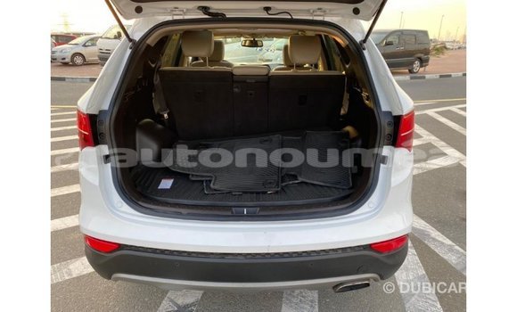 Acheter Import Voiture Hyundai Santa Fe Blanc à Import - Dubai, Iles Acheter Import Voiture Hyundai Santa Fe Blanc à Import - Dubai, Iles