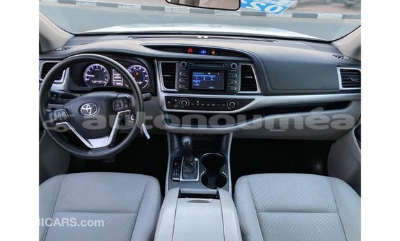 Acheter Import Voiture Toyota Highlander Blanc à Import - Dubai, Iles Acheter Import Voiture Toyota Highlander Blanc à Import - Dubai, Iles