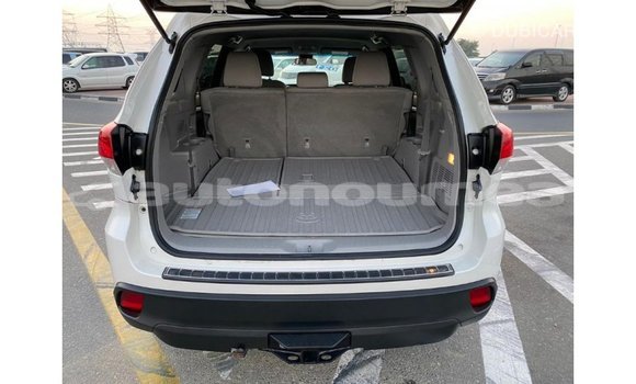 Acheter Import Voiture Toyota Highlander Blanc à Import - Dubai, Iles Acheter Import Voiture Toyota Highlander Blanc à Import - Dubai, Iles