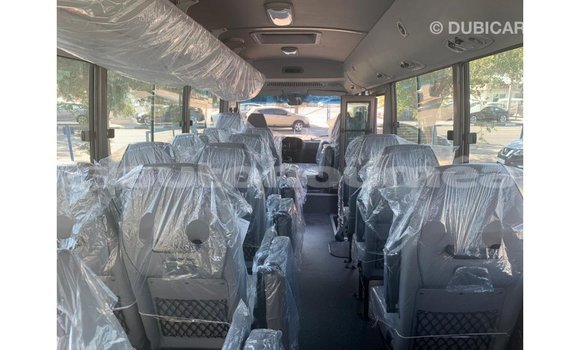 Buy Import Hyundai Accent White Car in Import - Dubai in Iles Buy Import Hyundai Accent White Car in Import - Dubai in Iles