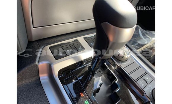Acheter Import Voiture Toyota Land Cruiser Blanc à Import - Dubai, Iles Acheter Import Voiture Toyota Land Cruiser Blanc à Import - Dubai, Iles