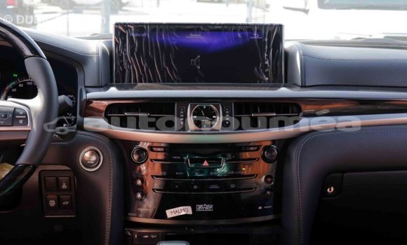 Acheter Import Voiture Lexus LX Blanc à Import - Dubai, Iles Acheter Import Voiture Lexus LX Blanc à Import - Dubai, Iles