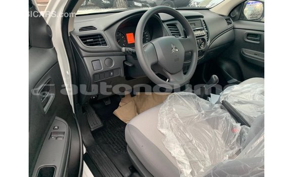 Buy Import Mitsubishi L200 White Car in Import - Dubai in Iles Buy Import Mitsubishi L200 White Car in Import - Dubai in Iles
