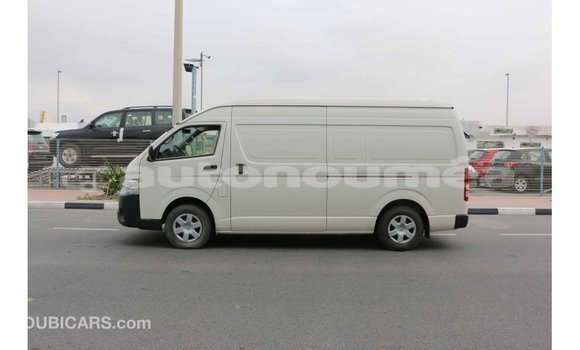 Acheter Import Voiture Toyota Hiace Blanc à Import - Dubai, Iles Acheter Import Voiture Toyota Hiace Blanc à Import - Dubai, Iles