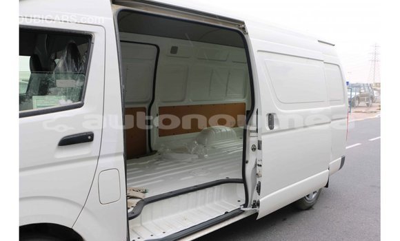 Acheter Import Voiture Toyota Hiace Blanc à Import - Dubai, Iles Acheter Import Voiture Toyota Hiace Blanc à Import - Dubai, Iles