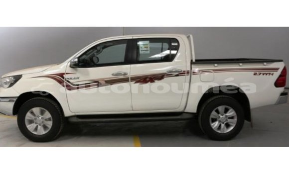 Acheter Import Voiture Toyota Hilux Blanc à Import - Dubai, Iles Acheter Import Voiture Toyota Hilux Blanc à Import - Dubai, Iles