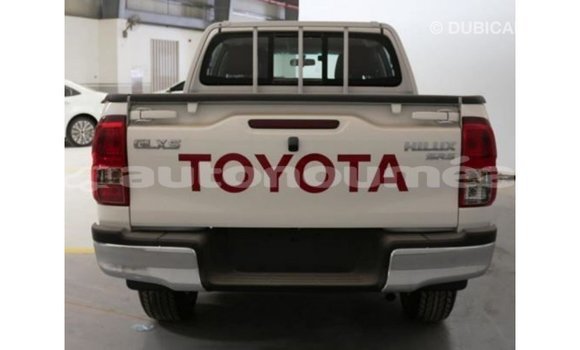 Acheter Import Voiture Toyota Hilux Blanc à Import - Dubai, Iles Acheter Import Voiture Toyota Hilux Blanc à Import - Dubai, Iles