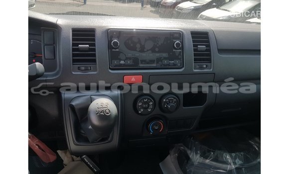 Buy Import Toyota DA White Truck in Import - Dubai in Iles Buy Import Toyota DA White Truck in Import - Dubai in Iles