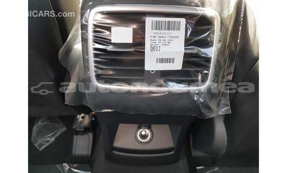 Buy Import Kia Sportage White Car in Import - Dubai in Iles Buy Import Kia Sportage White Car in Import - Dubai in Iles