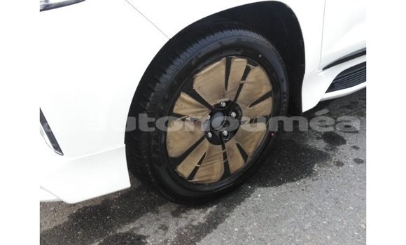 Buy Import Lexus LX White Car in Import - Dubai in Iles Buy Import Lexus LX White Car in Import - Dubai in Iles