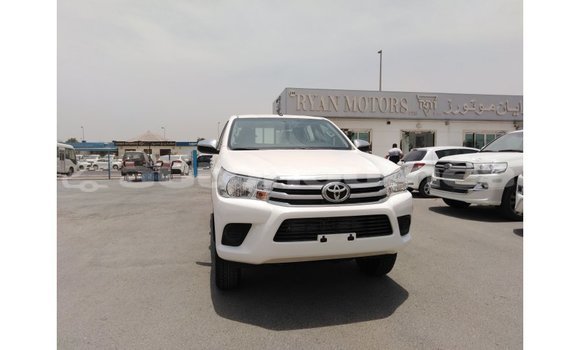 Buy Import Toyota Hilux White Car in Import - Dubai in Iles Buy Import Toyota Hilux White Car in Import - Dubai in Iles