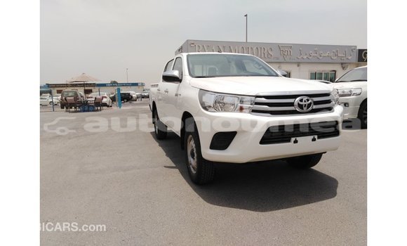 Buy Import Toyota Hilux White Car in Import - Dubai in Iles Buy Import Toyota Hilux White Car in Import - Dubai in Iles