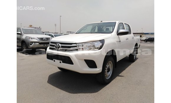 Buy Import Toyota Hilux White Car in Import - Dubai in Iles Buy Import Toyota Hilux White Car in Import - Dubai in Iles