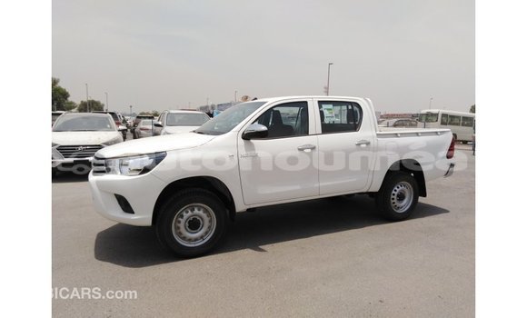 Buy Import Toyota Hilux White Car in Import - Dubai in Iles Buy Import Toyota Hilux White Car in Import - Dubai in Iles